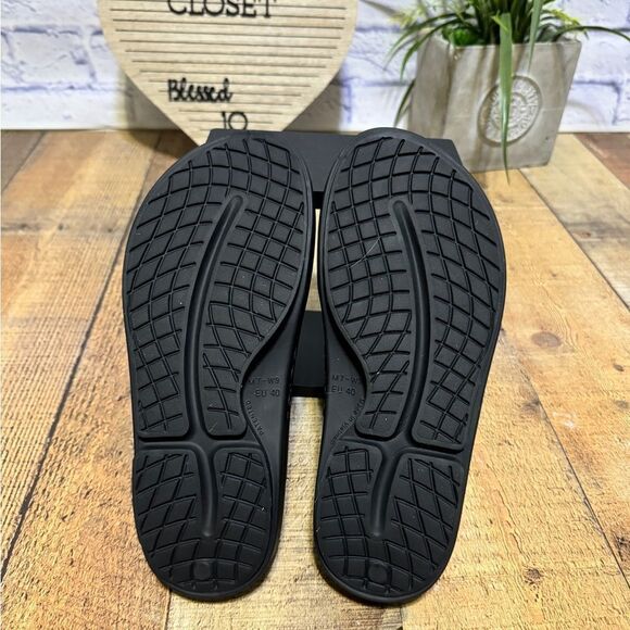 OOFOS ORIGINAL SANDAL (UNISEX) - BLACK M 7 W 9 - Picture 5 of 8